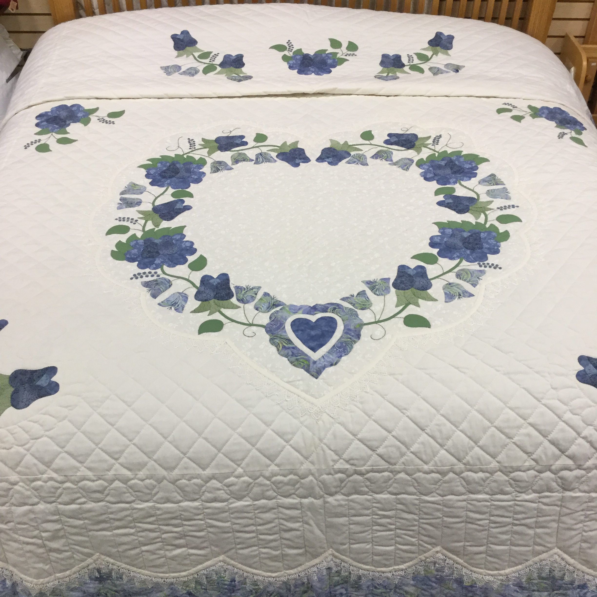 Lacey Heart of Roses Quilt King Family Farm Handcrafts