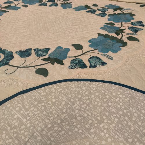 Lacey Heart of Roses Quilt - Queen - Family Farm Handcrafts