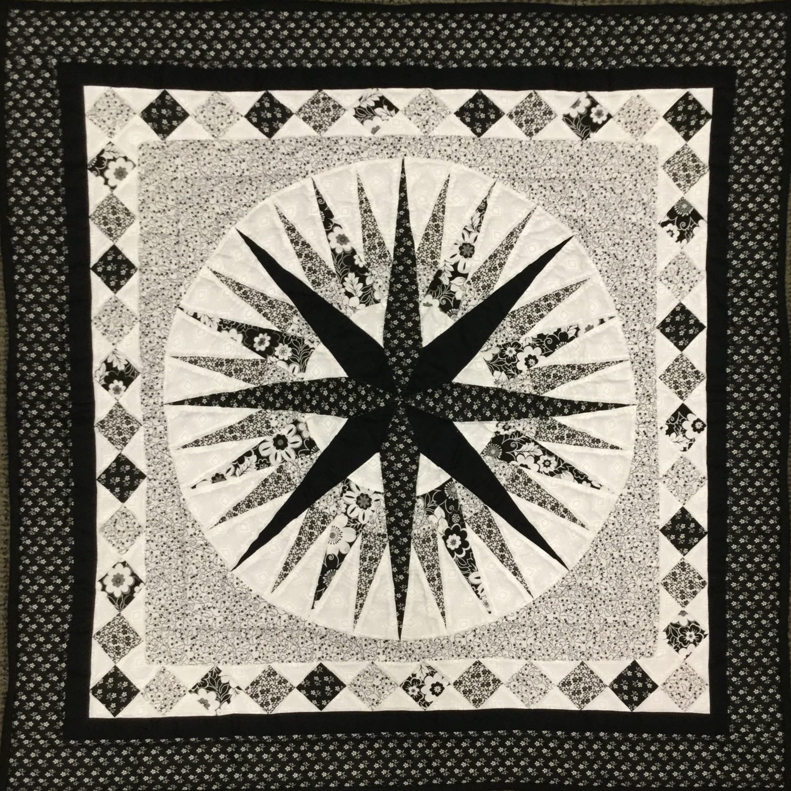 Mariner's Compass Wall Hanging Family Farm Handcrafts