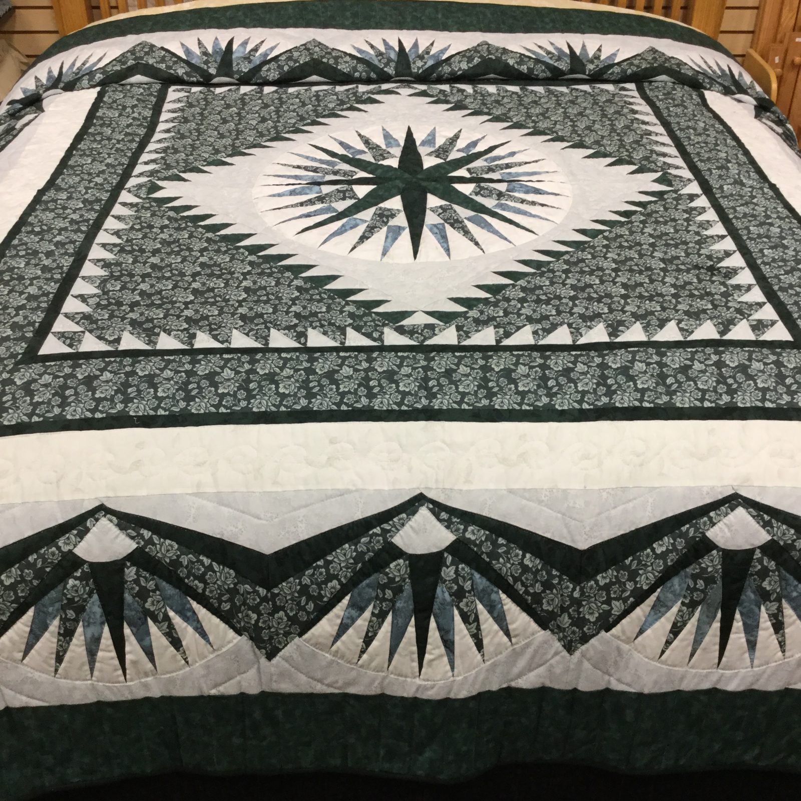 Mariner's Compass Quilt King Family Farm Handcrafts