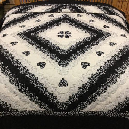 Hearts All Around Quilt - King - Family Farm Handcrafts