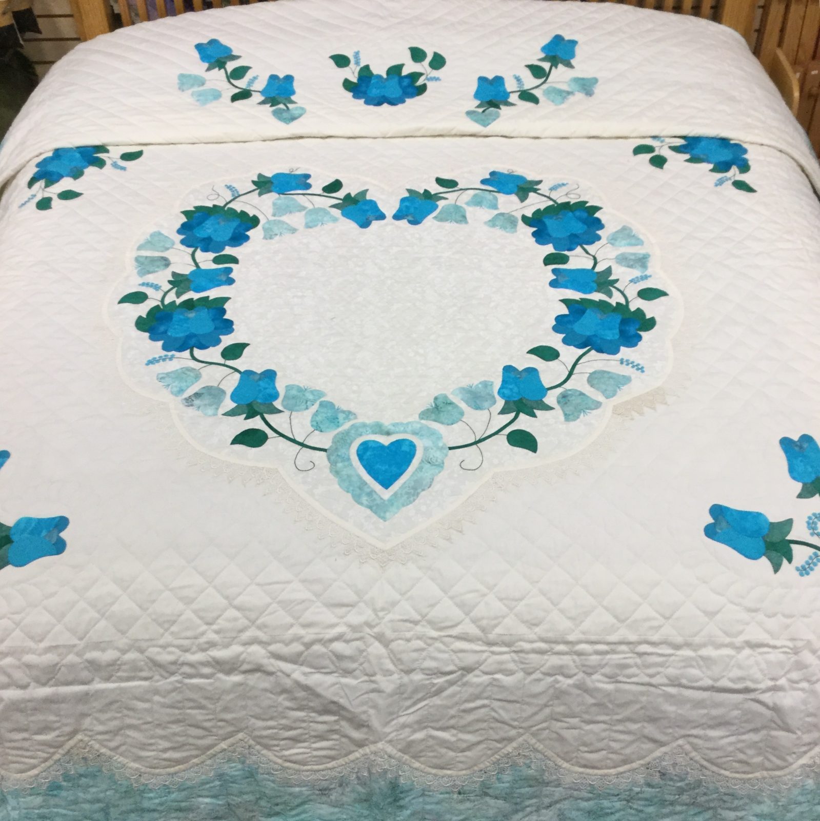 Lacey Heart of Roses Quilt King Family Farm Handcrafts