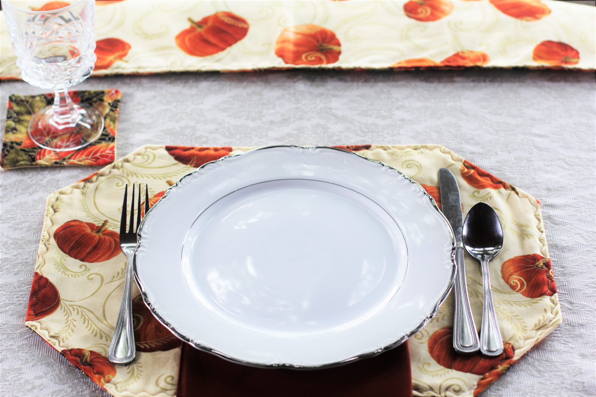 Reversible Placemats With Napkins and CoastersSet of 4 Family Farm