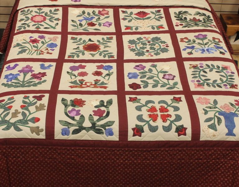 Buy Appique Quilts in Lancaster, PA